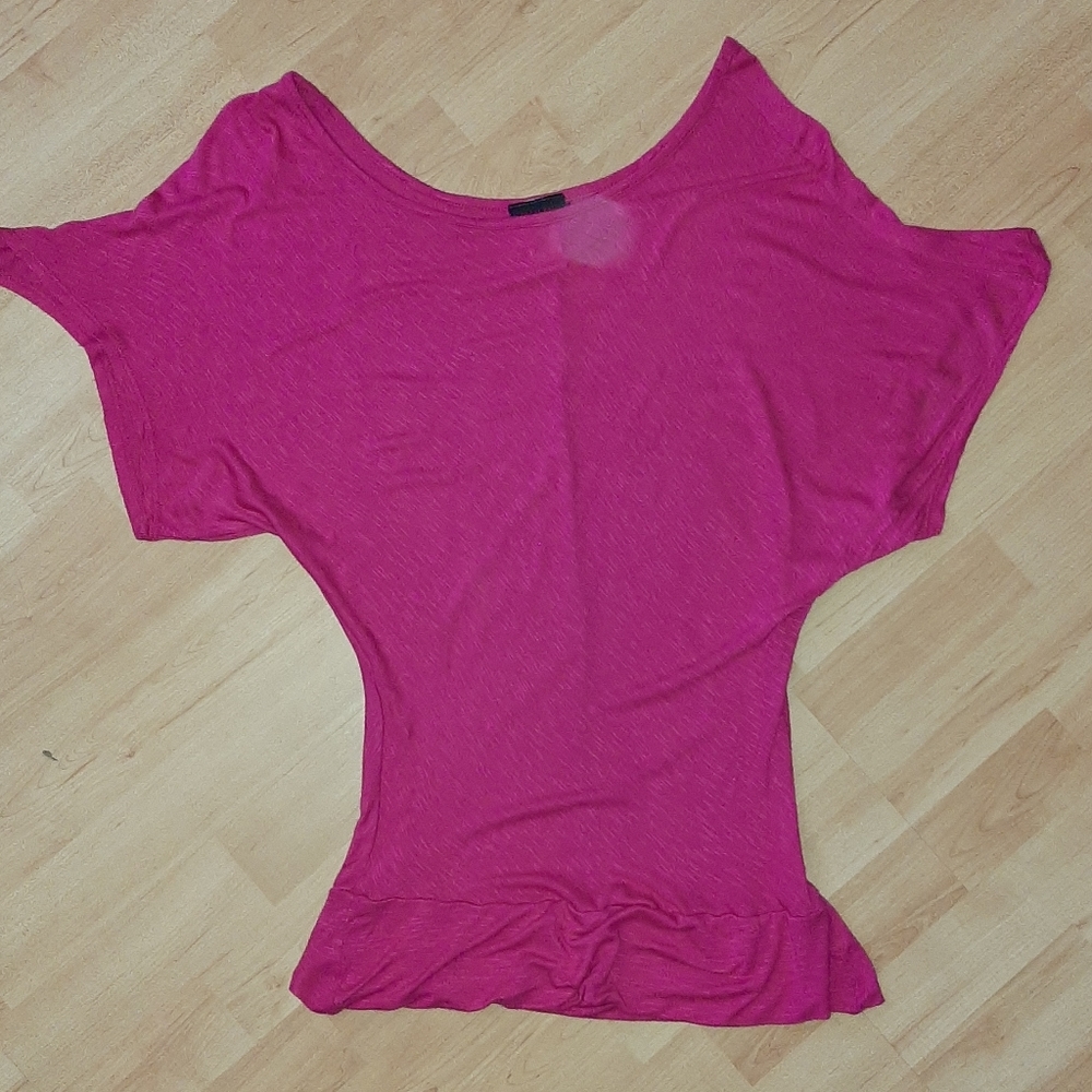 Juniors hot pink top